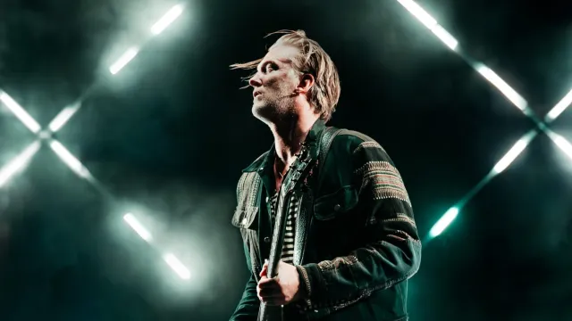 Queens of the Stone Age.