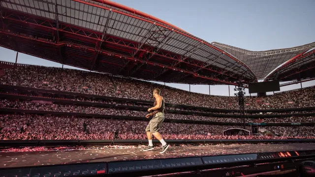 Imagine Dragons no Estádio da Luz, em Lisboa, 2025.